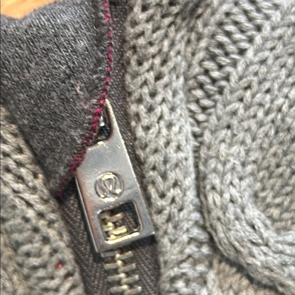 Lululemon Scuba Jacket Hoodie Sweater Fleece Cable Knit Full Zip Gray Size 2 - Picture 5 of 5